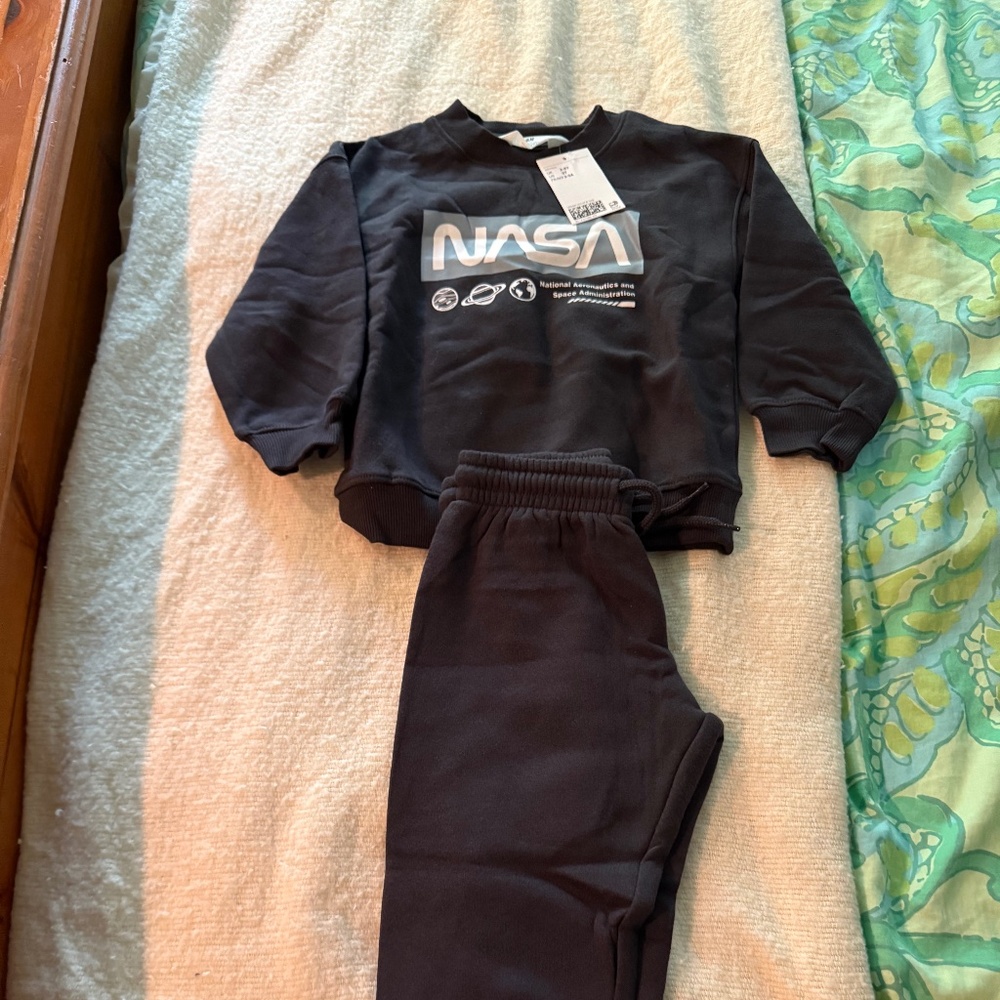 H and M Toddler sweatsuit